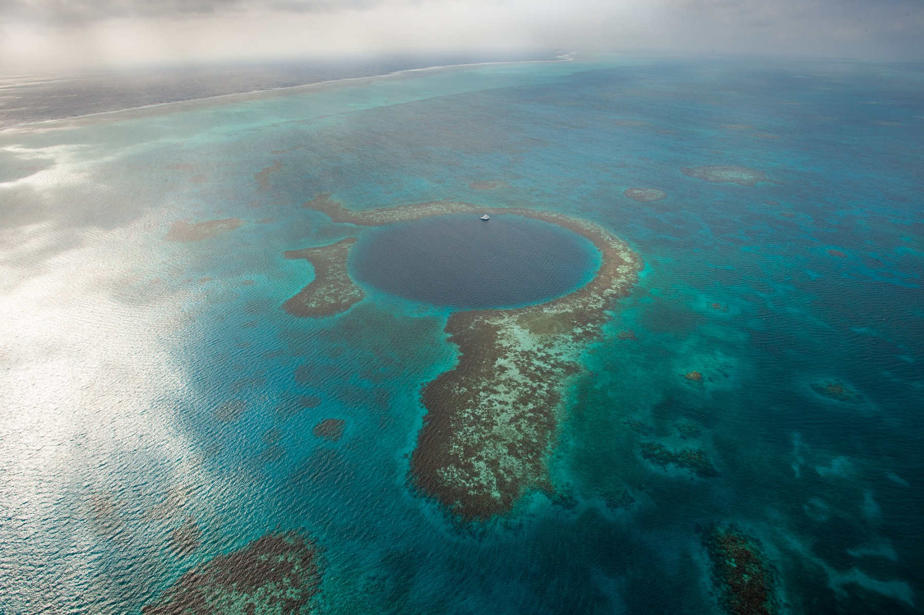 belize blue hole diving in belize