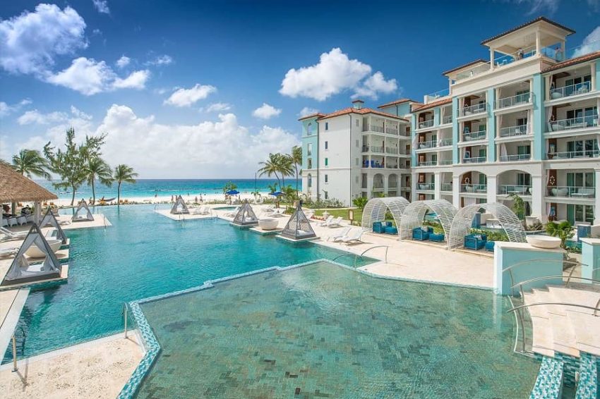 a veiw of the beach from the swim pool at sandals royal barbados