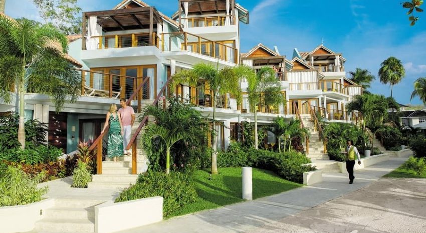 Caribbean Beachfront Walkout Grande Luxe Club Level Room with Patio Tranquility Soaking Tub, Sandals Negril