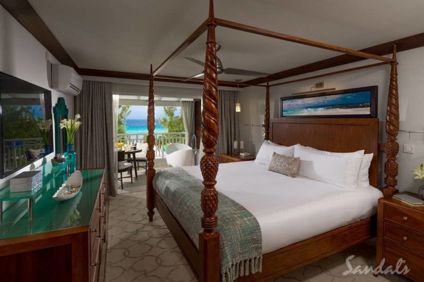 Beachfront Penthouse Club Level Suite with Balcony Tranquility Soaking Tub, Sandals Barbados