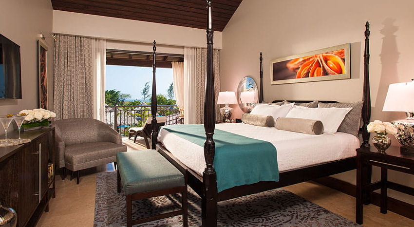 Pink Gin Beachfront Walkout Club Level Room with Patio Tranquility Soaking Tub, Sandals Grenada