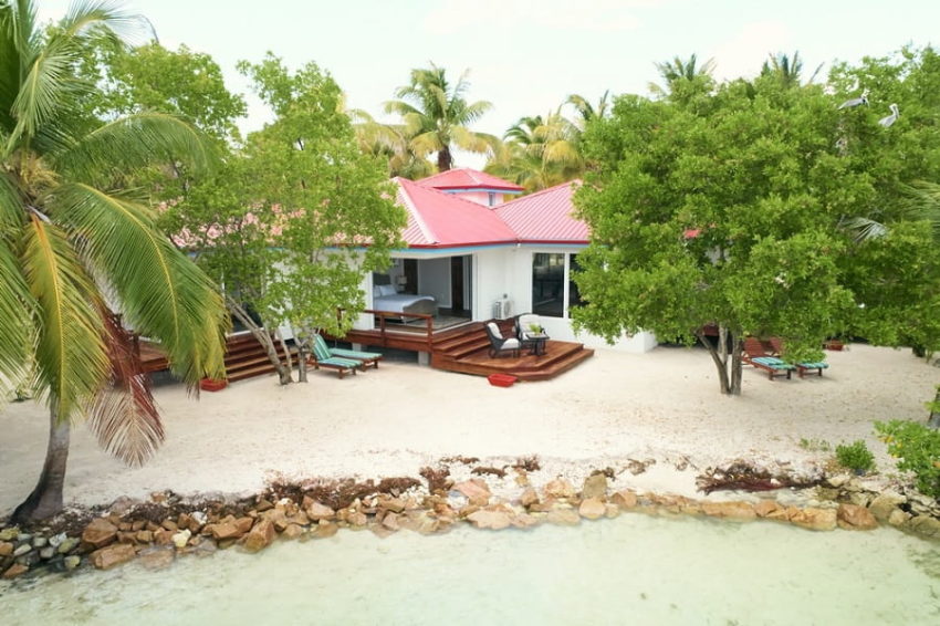 Three Bedroom Oceanfront Villa, Ray Caye Island Resort